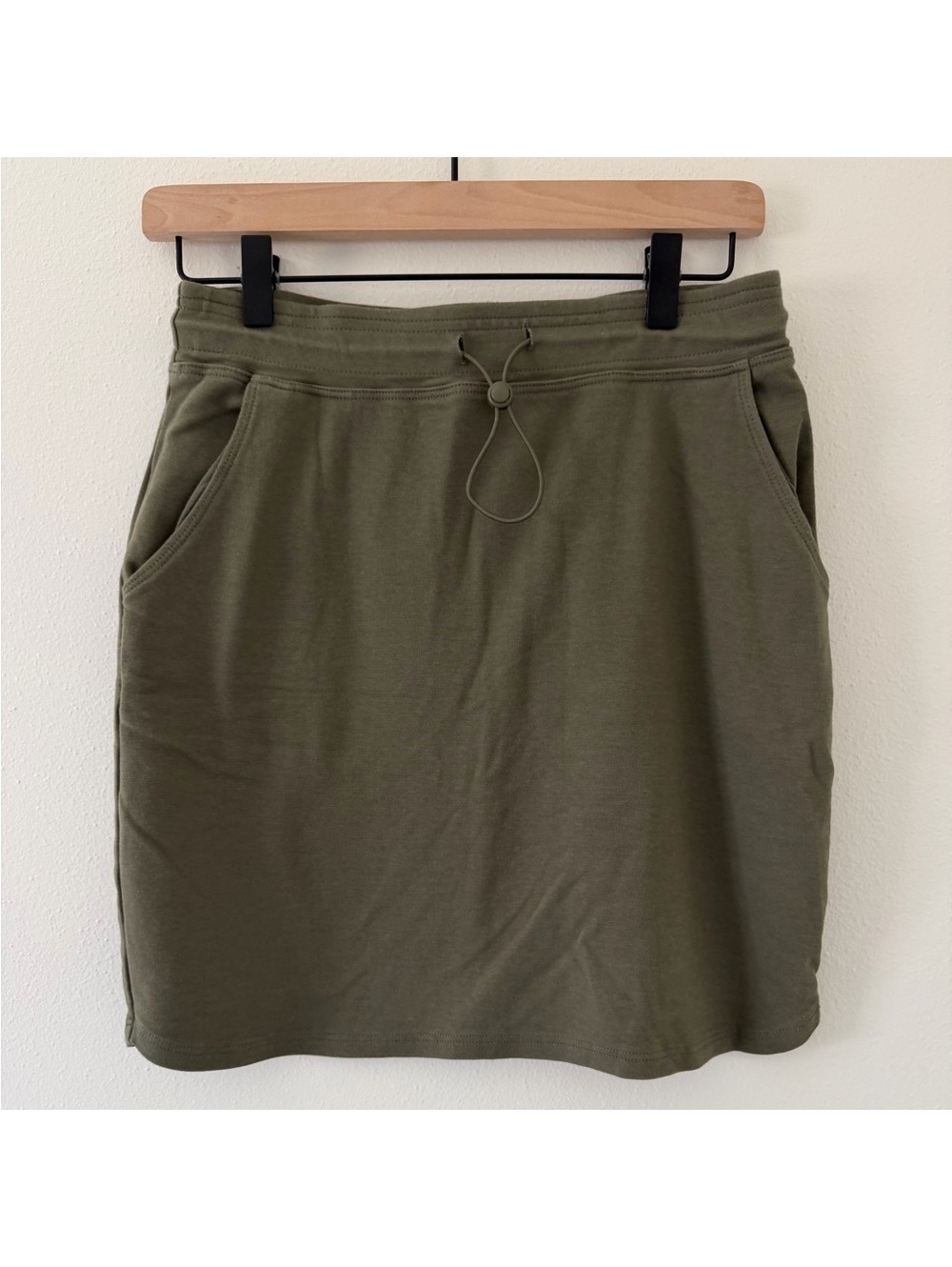 SUNDRY Evereve Minimalistic Streetwear Olive Modal/Cotton Pull on Skirt small